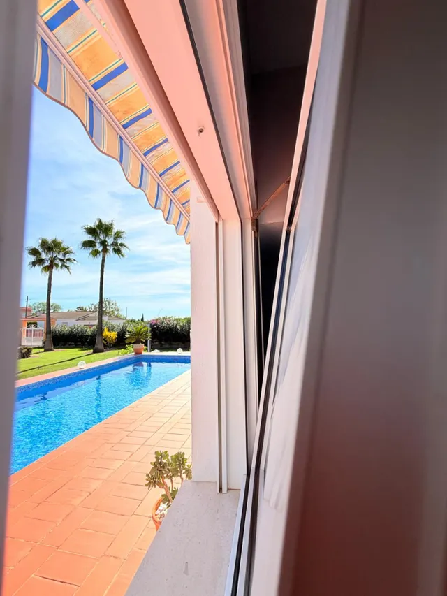 Singular chalet de 319m2 con 2.000 m2 de parcela, piscina y apartamento independiente en vistabella Vinaròs! — 26