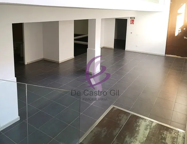 LOCAL COMERCIAL DE 400 METROS CON GRAN ESCAPARATE A 100 METROS DE PLAZA MAYOR — 8