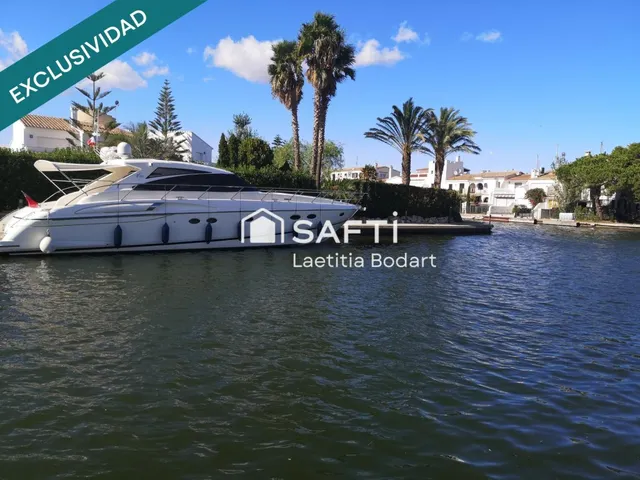 Estudio con terraza y vistas al canal, situado en la zona muy buscada de Caballito de Mar, en Empuriabrava. — 21