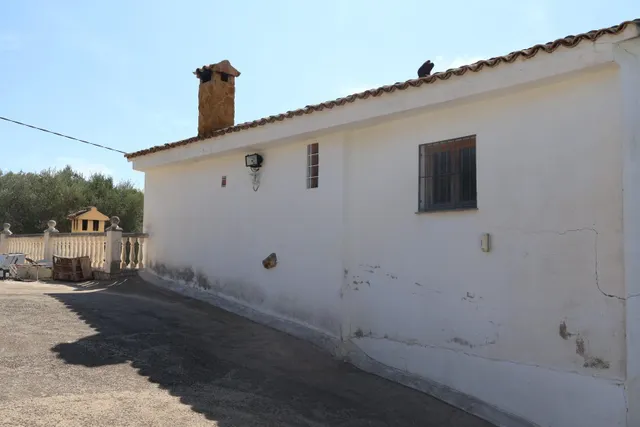 MASIA VALLADA CON PISCINA, ZONA PARA CABALLOS Y MAS DE 2 HECTAREAS DE TERRENO — 15