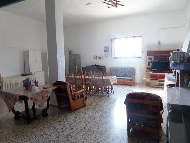 Fantástico restaurante de 370 m2, vivienda  2 plantas de 400m2 y terreno rústico de 6.912m2 LA GUIA — 22