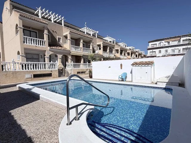 Casa 3 habitaciones 128m² en venta - Los Almendros-La Florid