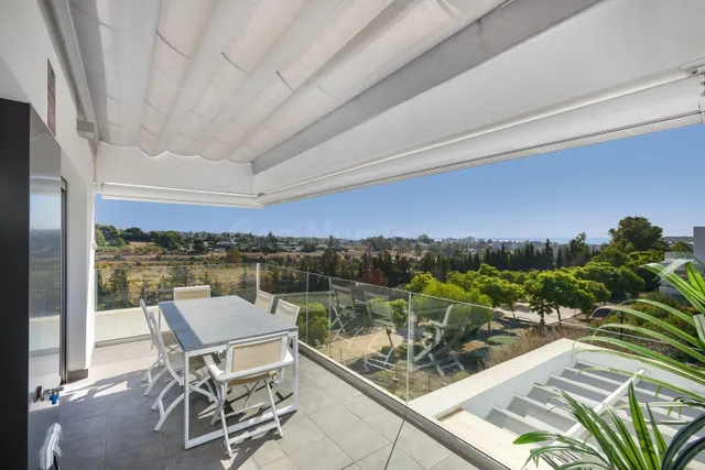 Exclusivo Ático de 2 Dormitorios con Solárium de 60 m2 y Vis - foto 3