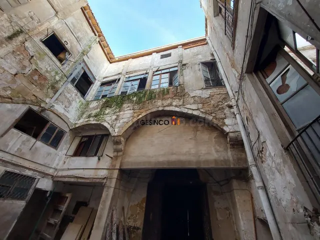 CASA-PALACIO, CÉNTRICO, DE ESTILO GÓTICO - foto 3