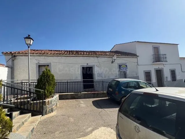 CASABANCO VENDE CASA DE PUEBLO EN LLERA