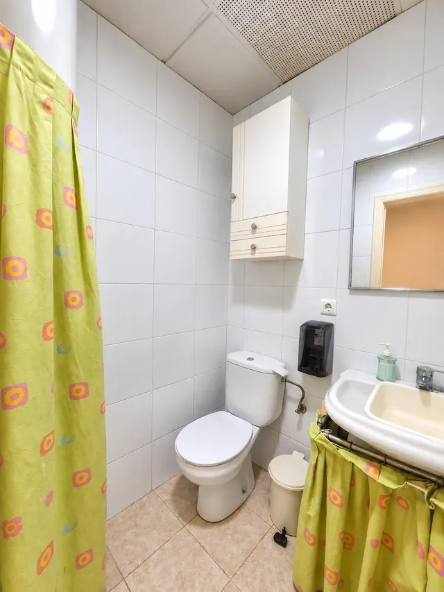 Local comercial, en alquiler, con gran visibilidad en tablero bajo — 17