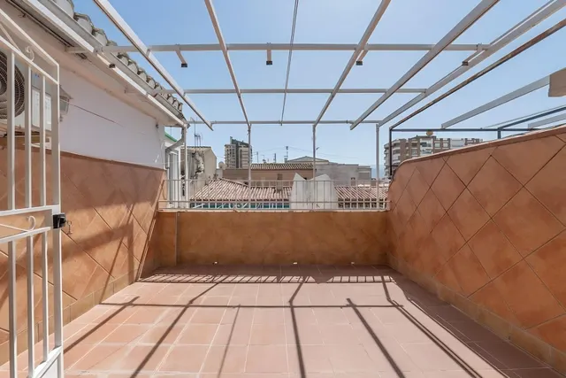 VENTA DE ÁTICO CON ESPECTACULAR TERRAZA EN ISAAC ALBENIZ - G - foto 2