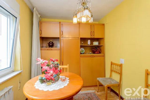 Piso de 3 habitaciones en Oviedo – cocina independiente y excelente potencial — 13