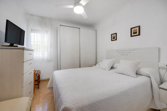 CASA EN VENTA EN TORREVIEJA CON JARDIN PRIVADO Y ORIENTACION SUR — 12