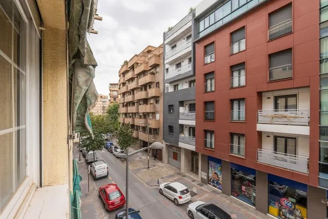 Pisazo en venta en calle Obispo Hurtado — 29