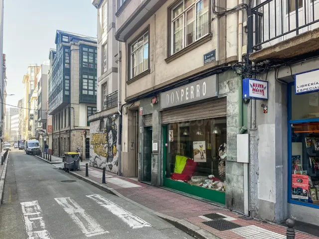 Amplio local comercial en el centro de A Coruña - foto 5