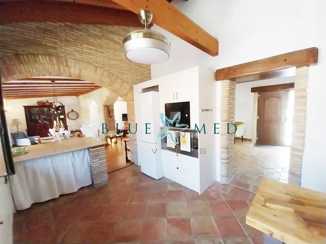 Sorprendente casa de campo con 4 dormitorios y 3 baños. — 19