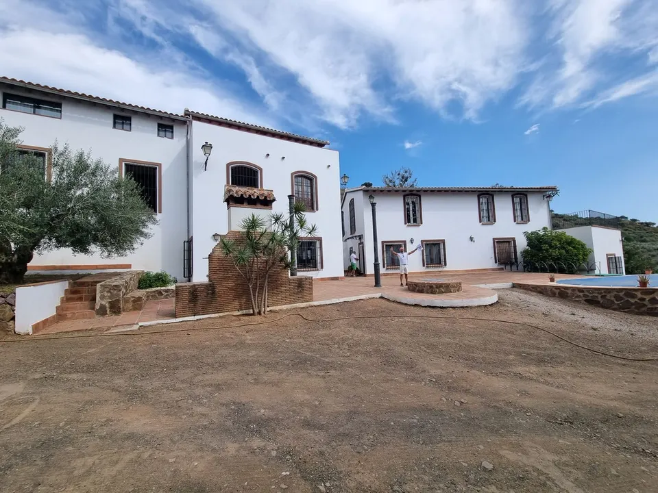 Finca rústica 15 habitaciones 1300m² en venta - Costa del Sol