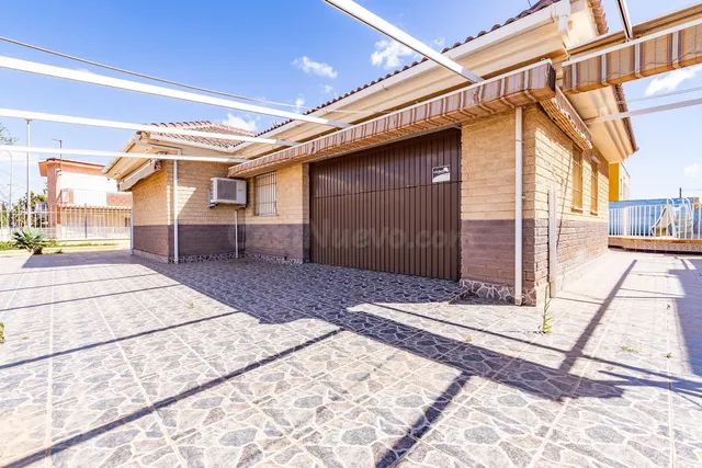 Chalet independiente con piscina en Los Urrutias - foto 3