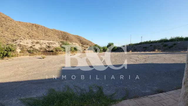 Casa con terreno 4 habitaciones en venta - Los Arejos - foto 4