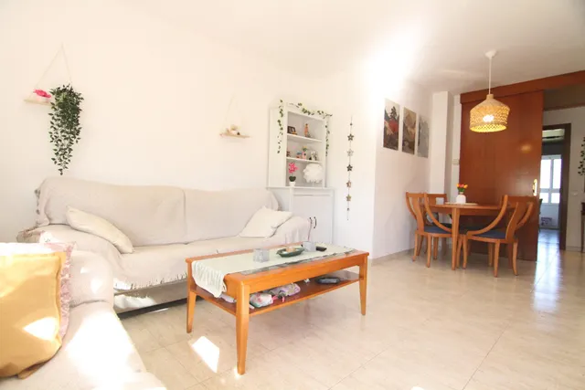 Amplio piso de 4 habitaciones con terraza y plaza de parking en la zona del lago de Olesa de Montserrat — 6
