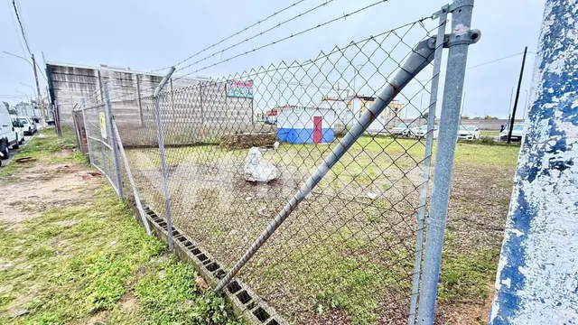 Activo industrial estratégico en eje comercial Mairena–El Vi - foto 4