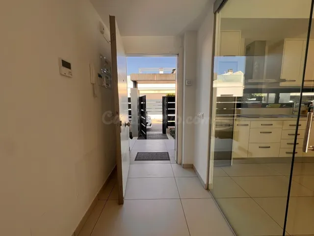 Villa Moderna Independiente con Piscina Privada y Solárium e - foto 3