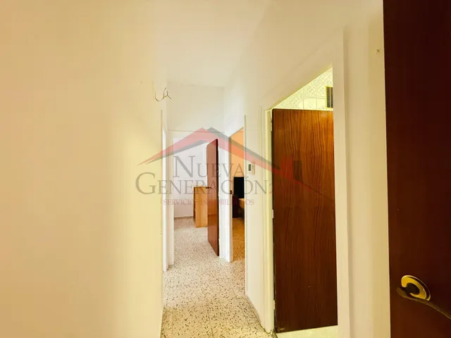 PISO AMPLIO Y LUMINOSO — 16