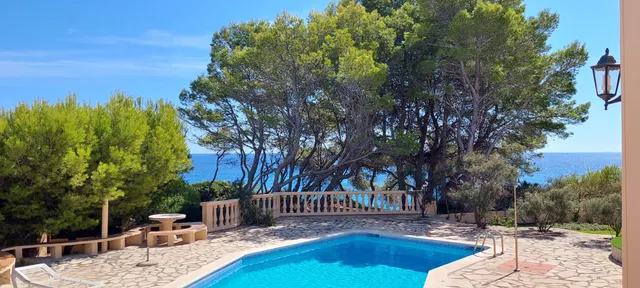 Chalet en venta en Les Tres Cales — 24