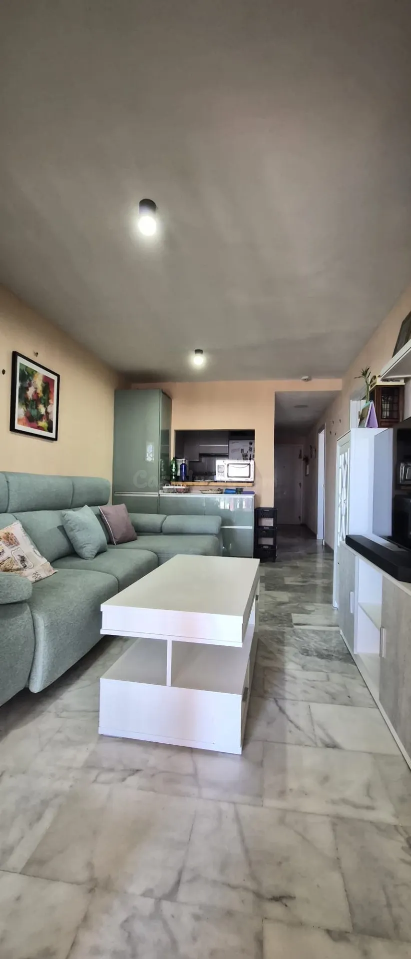 Piso con gran patio y espectaculares vistas al mar en Urbanización Hacienda Casares. Una fantasia a tu alcance