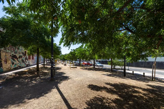 Piso Reformado en Zona Comercial y Universitaria de Granada - €330,000 — 29