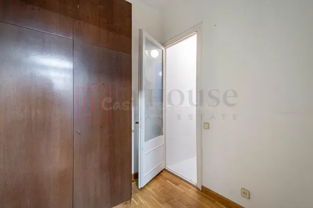ESPECTACULAR PISO PARA ENTRAR A VIVIR EN VILA DE GRACIA — 4