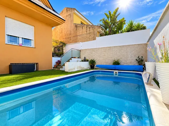 Espectacular  casa unifamiliar con piscina privada, domótica y placas solares — 29