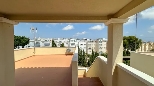 Venta de chalet adosado en ORIHUELA COSTA (LAS FILIPINAS) — 41