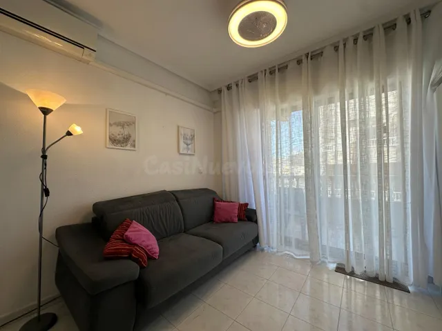 Estudio con terraza, Alicante, Torrevieja. 1 habitación, 36 m2, 900 metros al mar — 20