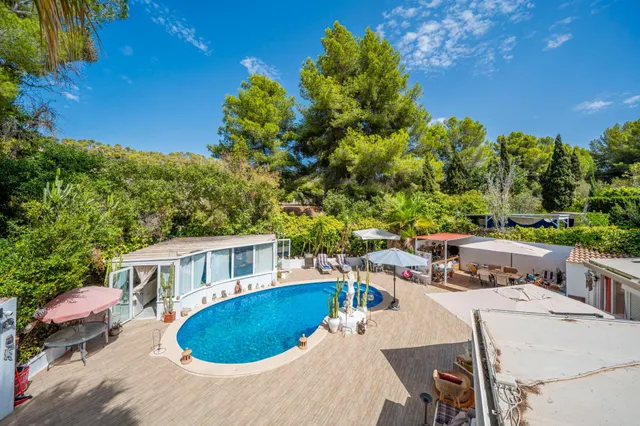 Casa con piscina y gran privacidad en parcela de 1.000 m2 — 43