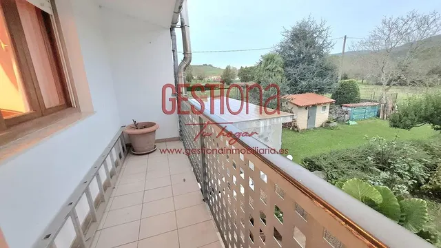 CASA ADOSADA, DISPUESTA PARA ENTRAR A VIVIR. HAZAS DE CESTO. — 40