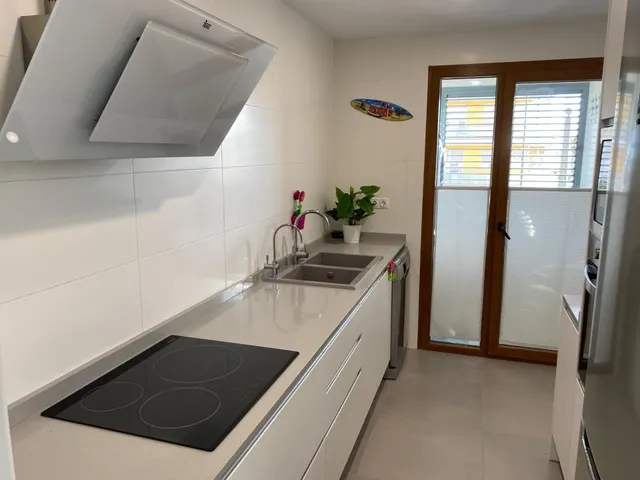 Alquiler de Piso 3 Dormitorios 2 Baños Vista al Mar — 38