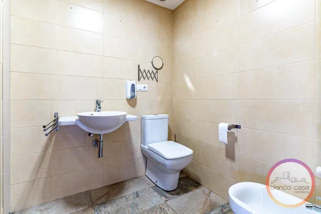 ✨ ¡amplio piso exterior de 4 dormitorios con ascensor en Carballo por 117.990 €! — 39