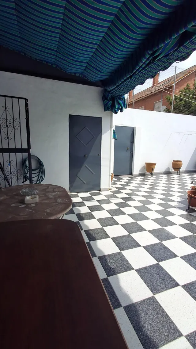 PARA LOS QUE BUSCAN ESPACIO — 35