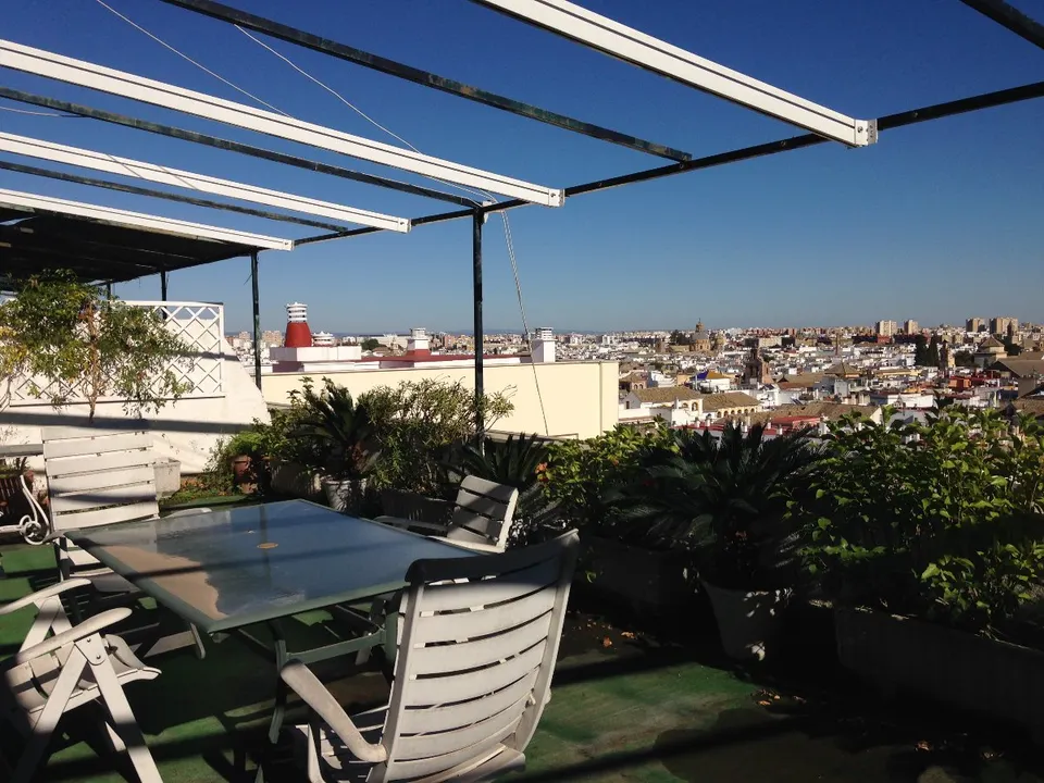 SE ALQUILA ÁTICO AMUEBLADO EN EL CENTRO DE SEVILLA EN SEMANA SANTA Y FERIA