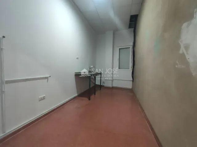 SE VENDE O SE ALQUILA LOCAL COMERCIAL VACIO EN EL CENTRO DE ASPE — 16
