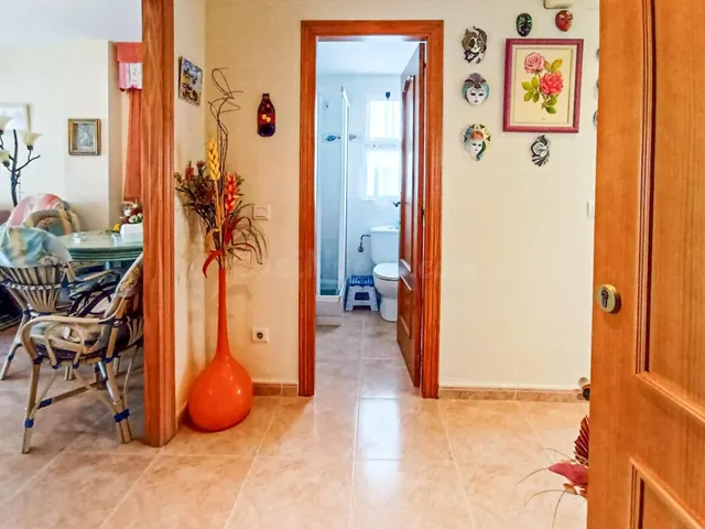 Planta baja con piscina y parking en primera linea de playa  - foto 4