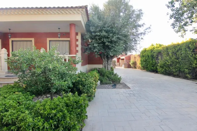 Alquiler larga estancia chalet con piscina — 7