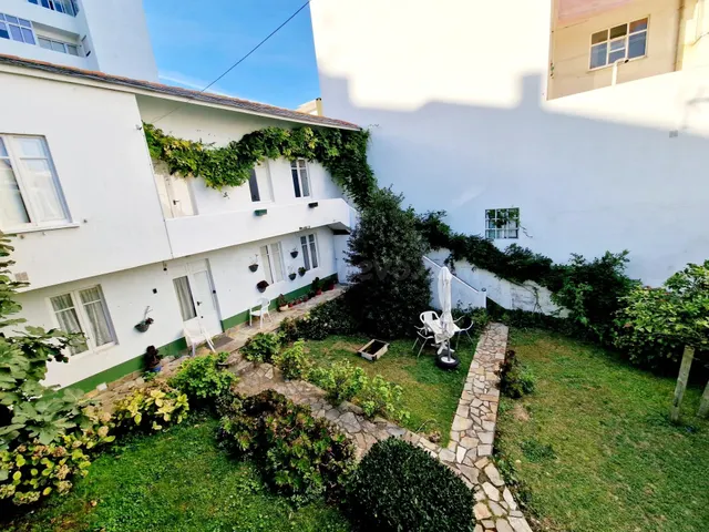 EXCLUSIVO CONJUNTO DE DOS CASAS CON JARDÍN Y GARAJE A 300 ME - foto 3