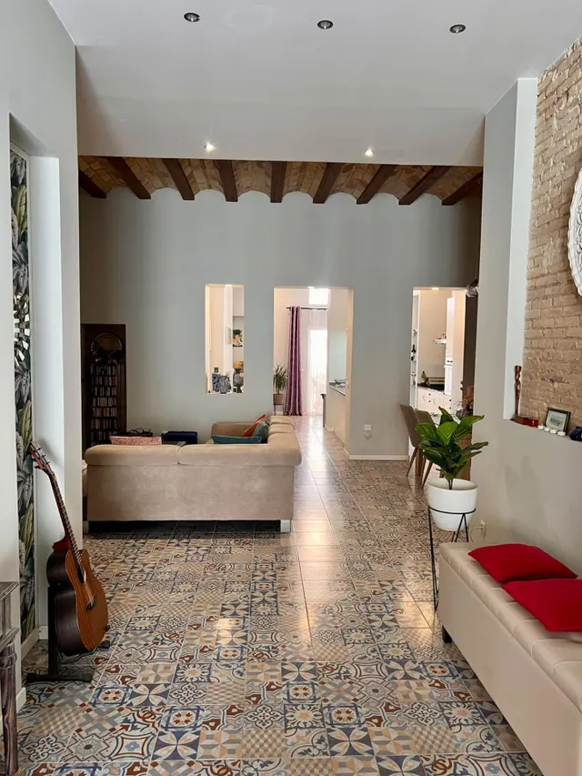 Elegante Planta Baja Reformada con Amplia Terraza en Nou Moles, Valencia — 7