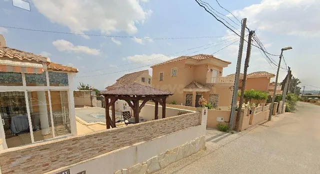 SE VENDE local comercial OKUPA en C Los Alemanes 21 de Fortu - foto 2