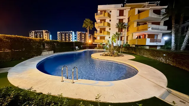 Gran apartamento en Torrevieja: 2 hab, 1 baños — 17