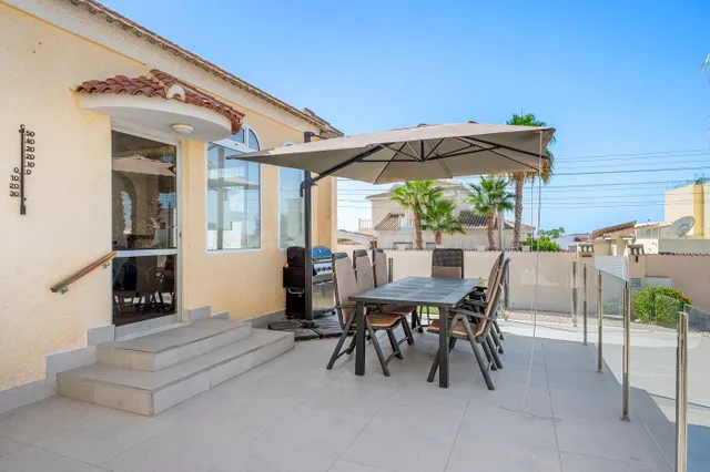 Villa 3 habitaciones 250m² en venta - Centro de la Ciudad Quesada — 23