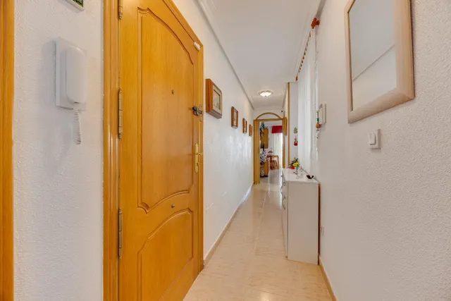 Encantador Apartamento de 2 dormitorios y 1 baño con piscina comunitaria — 14
