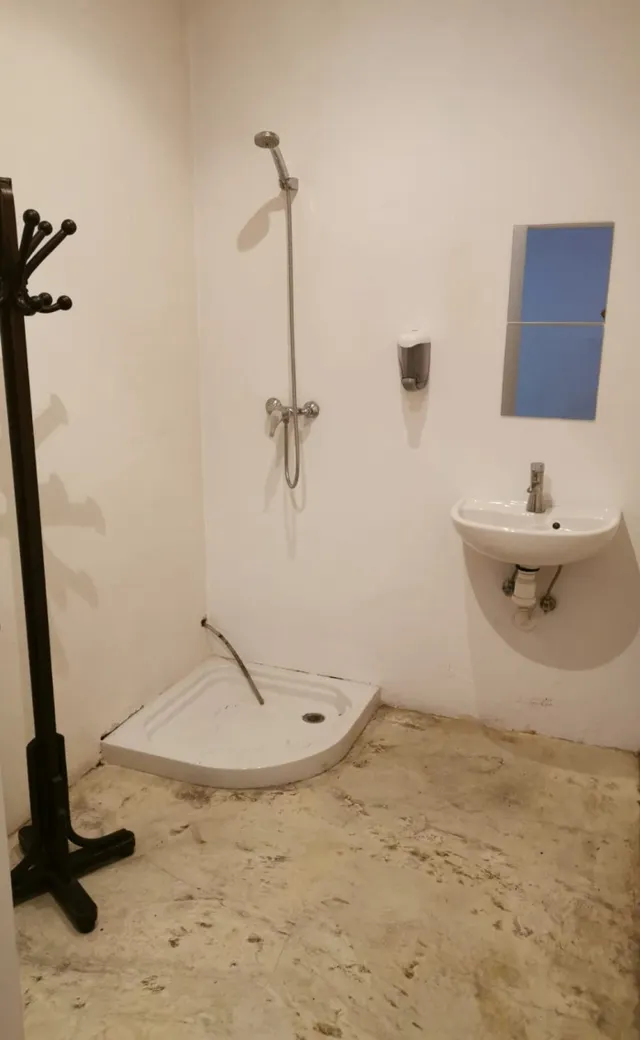 BONITO LOCAL PARA PEQUEÑO NEGOCIO. — 5