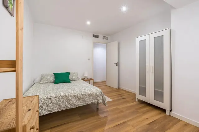 ¡Atención estudiantes! ✨ ¿Buscáis LA HABITACIÓN perfecta para el próximo curso académico en Granada por 400 € al mes/habitación? ¡Tenemos exactamente lo que necesitáis! — 11