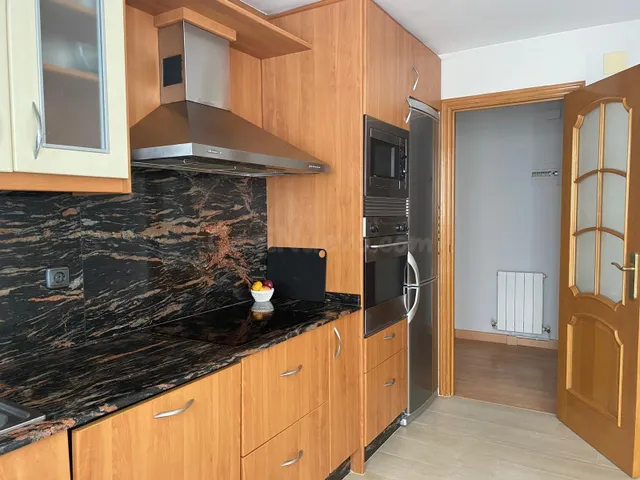 SE ALQUILA PISO CON TRES habitaciones CENTRICO SAN LORENZO M - foto 2