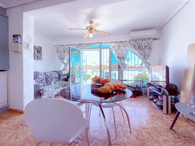 Ciudad Quesada! Magnifico bungalow en 2 plantas independientes, con piscina y parking privado comunitario — 8