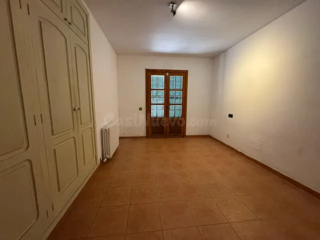 BONITA PLANTA BAJA EN PUIGPUNYENT 3 DORMITORIOS 2 BAÑOS Y TE - foto 5